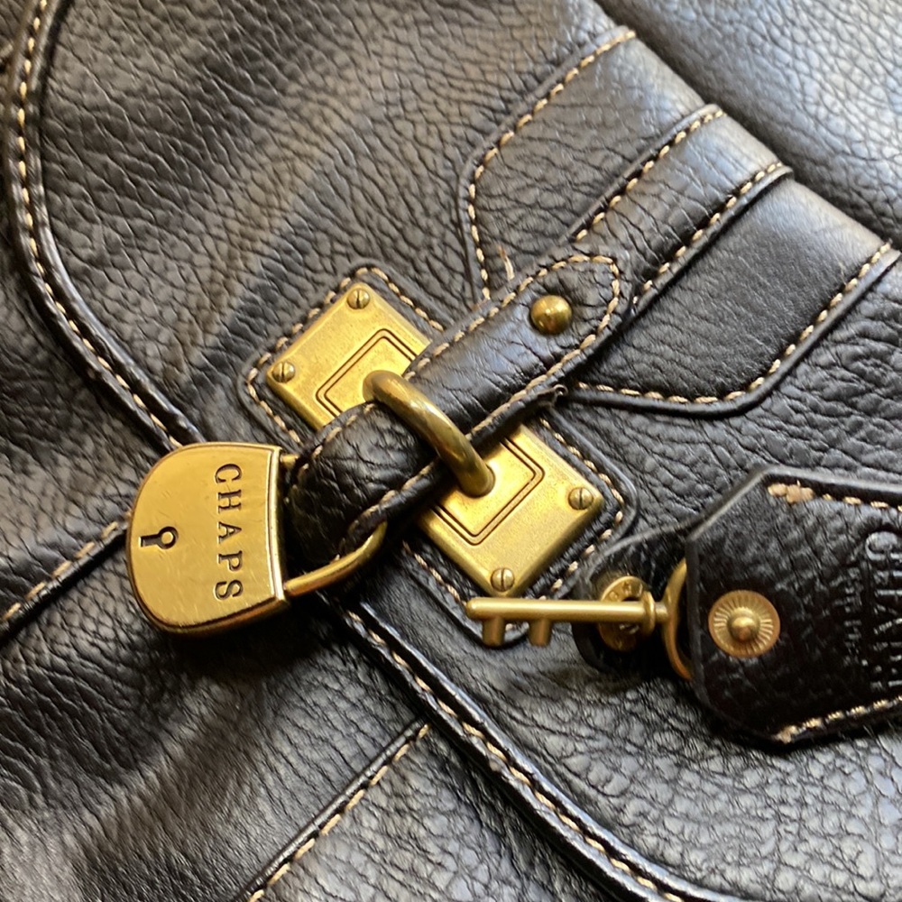 🎃Chaps Handbag🎃 - Picture 3 of 9